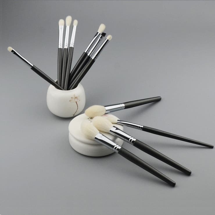 Premium Makeup Brush Set | Yours Essentials UK.